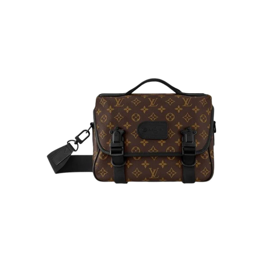 LOUIS VUITTON 트레일 메신저백