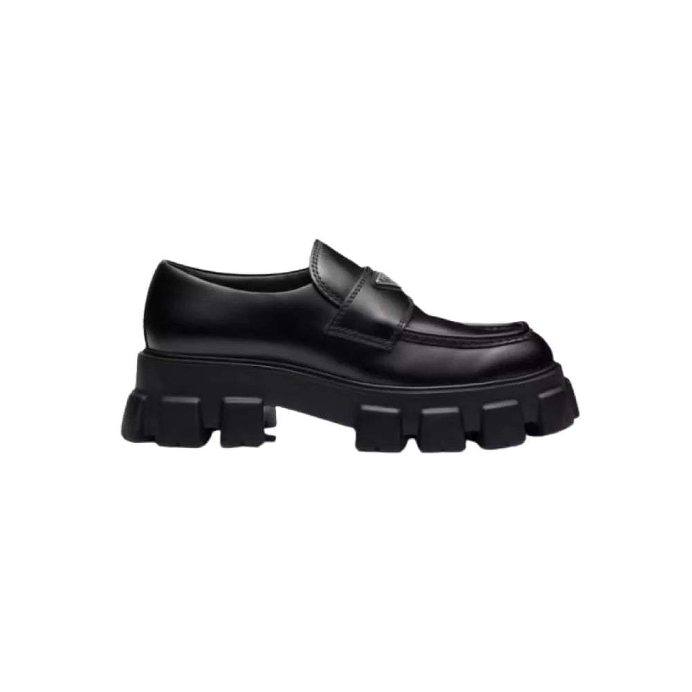 PRADA 브러쉬드 레더 모놀리스 로퍼 블랙